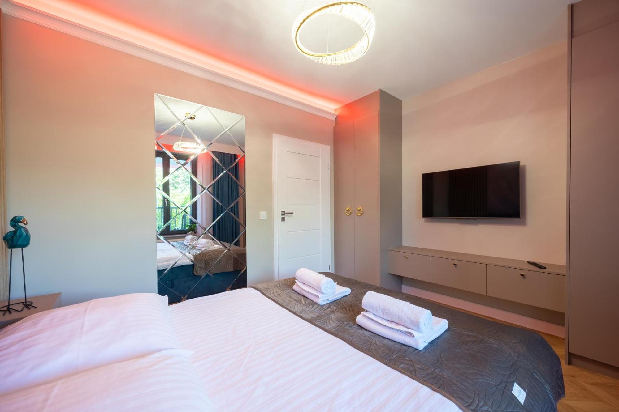 Golden Park Aparthotel ชเตชชิน ภายนอก รูปภาพ