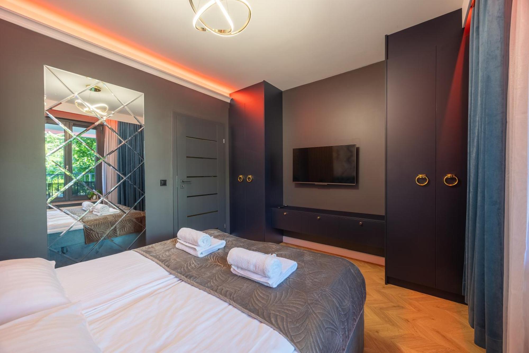 Golden Park Aparthotel ชเตชชิน ภายนอก รูปภาพ