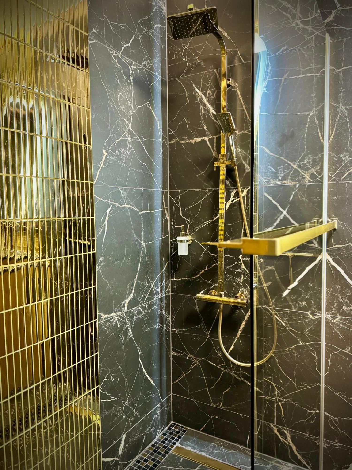 Golden Park Aparthotel ชเตชชิน ภายนอก รูปภาพ